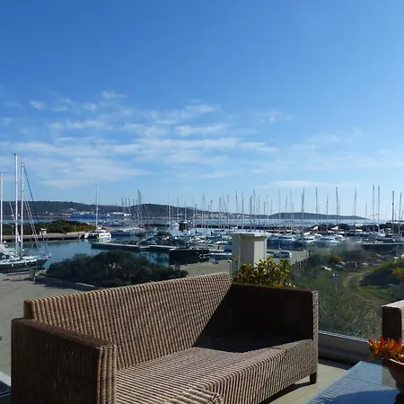 With Terrace For 4 People Apartamento Olbia