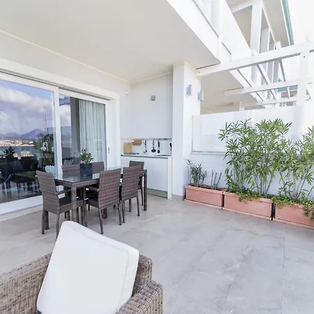 With Terrace For 4 People Apartamento *